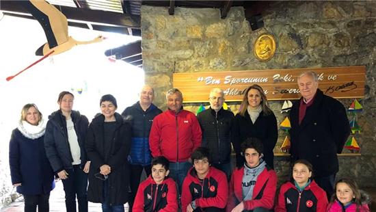 Başkan Akdurak, Tuzla Yelken ve Su Sporları Kulübü’nü ziyaret etti unique