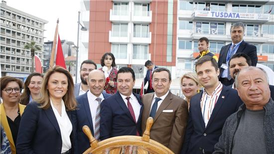 Başkan Akdurak, STS Bodrum Okul Gemisi’ni Samsun’a uğurladı unique
