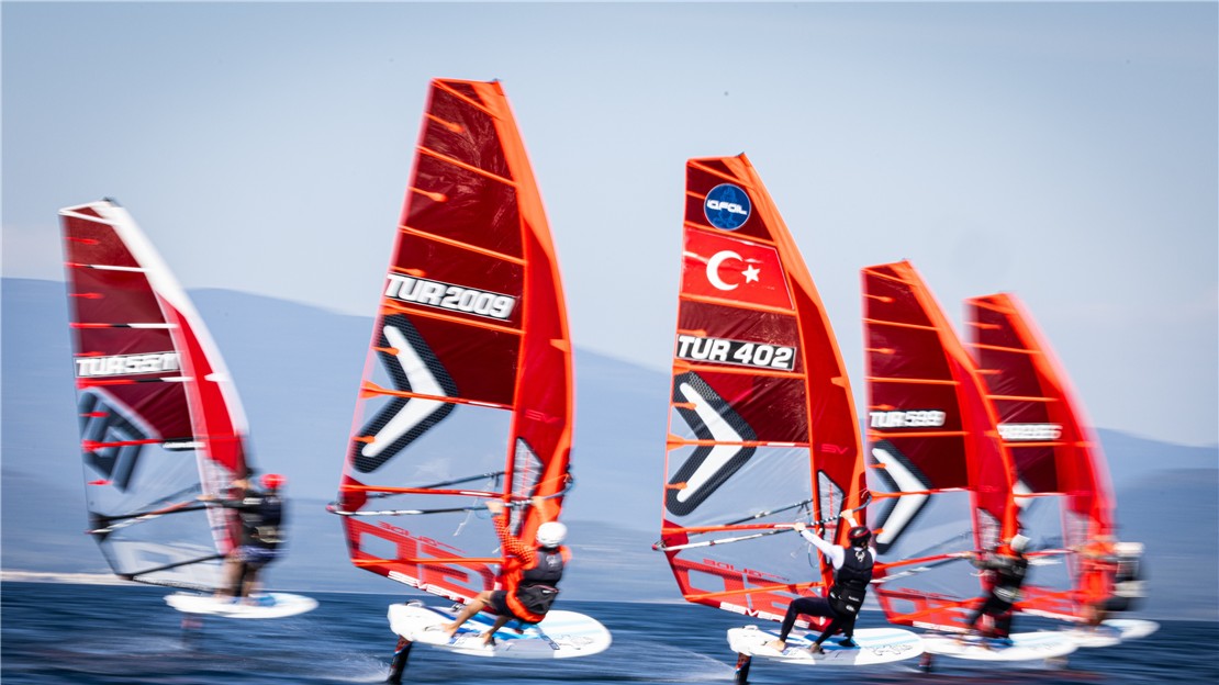 2025-2026 TYF Yelken Ligi 3. Ayak IQ Foil Yıldızlar Kupası Yarışlarında Birinci Gün! 