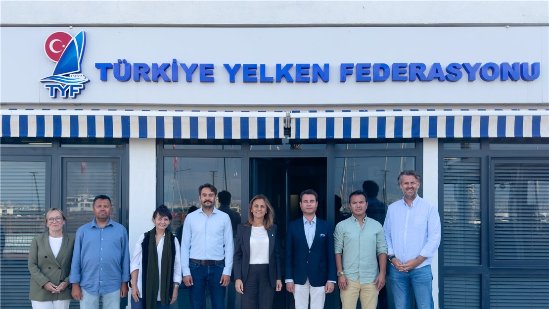 Ayvalık Yelken Spor Kulübü Yeni Yönetiminden Başkan Özlem Akdurak’a Ziyaret